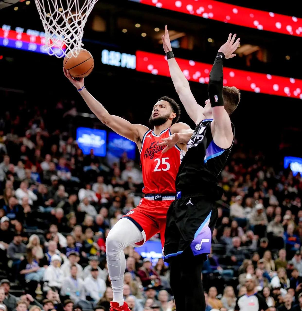 STAR SPORTS下载-清晨欧篮联焦点战，明尼苏达森林狼绝杀压哨，球迷炸锅，控场能力受关注-STAR SPORTS下载