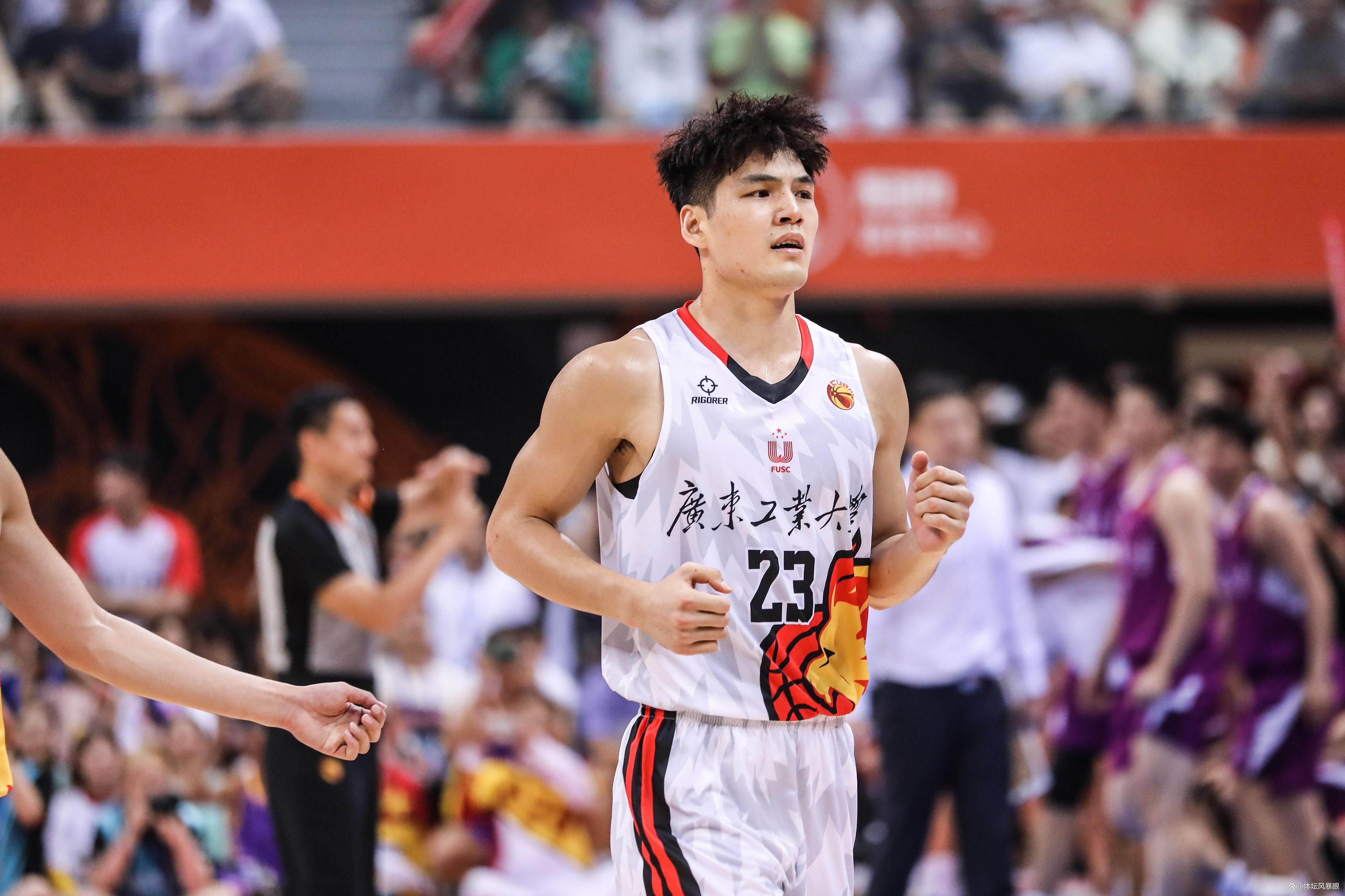 xingkong-转会期NBA常规赛焦点战，新疆广汇调整名单，压力陡增，资深球员宣示担当的简单介绍-xingkong